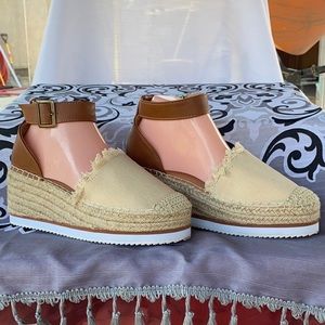 Espadrille sandals